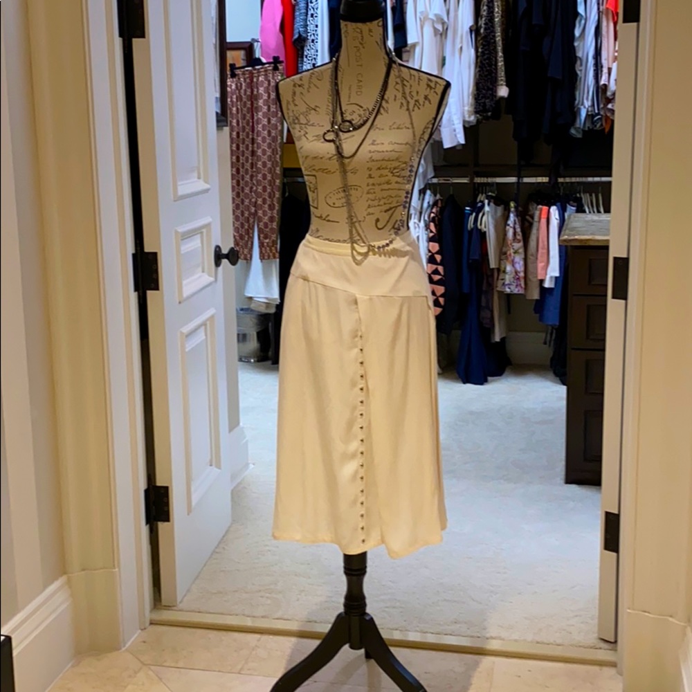 Fab skirt with button front